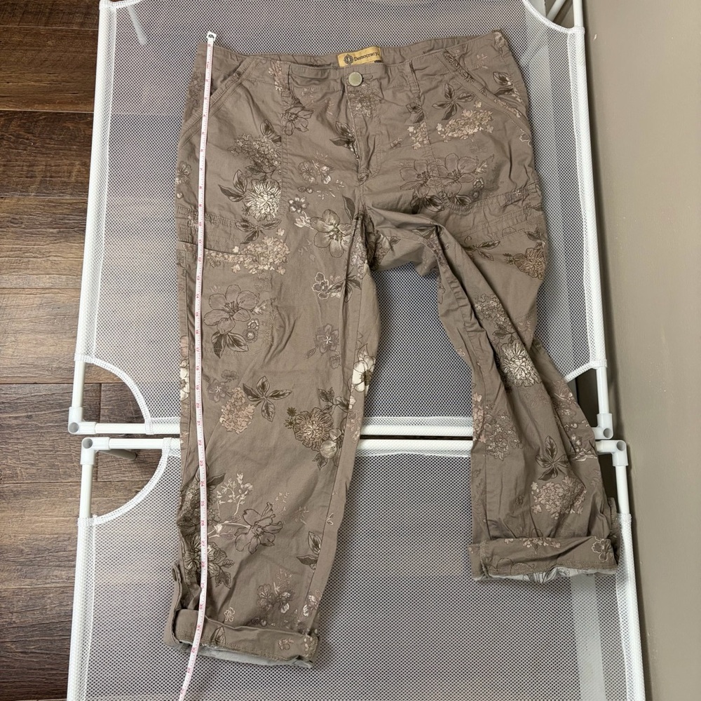 Democracy Flex-ellent Floral Cargo Pants Size 14 Khaki Tan Floral Boho Utility - Picture 16 of 16